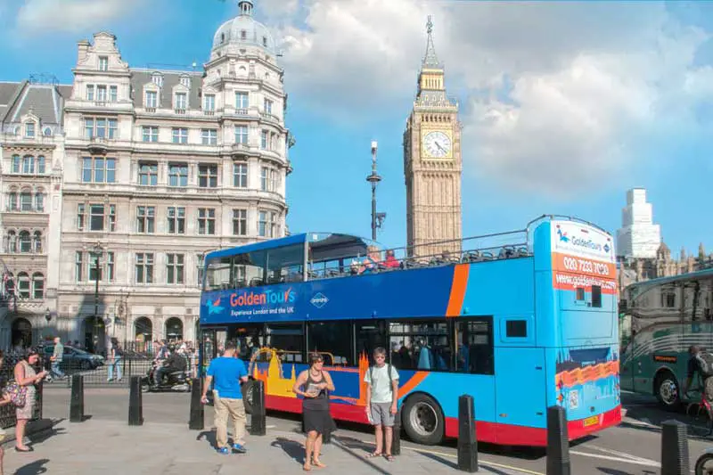 London tour guide. Экскурсия по Лондону. Экскурсия по Лондону на автобусе. Лондон экскурсионный. Лондон экскурсия по городу.